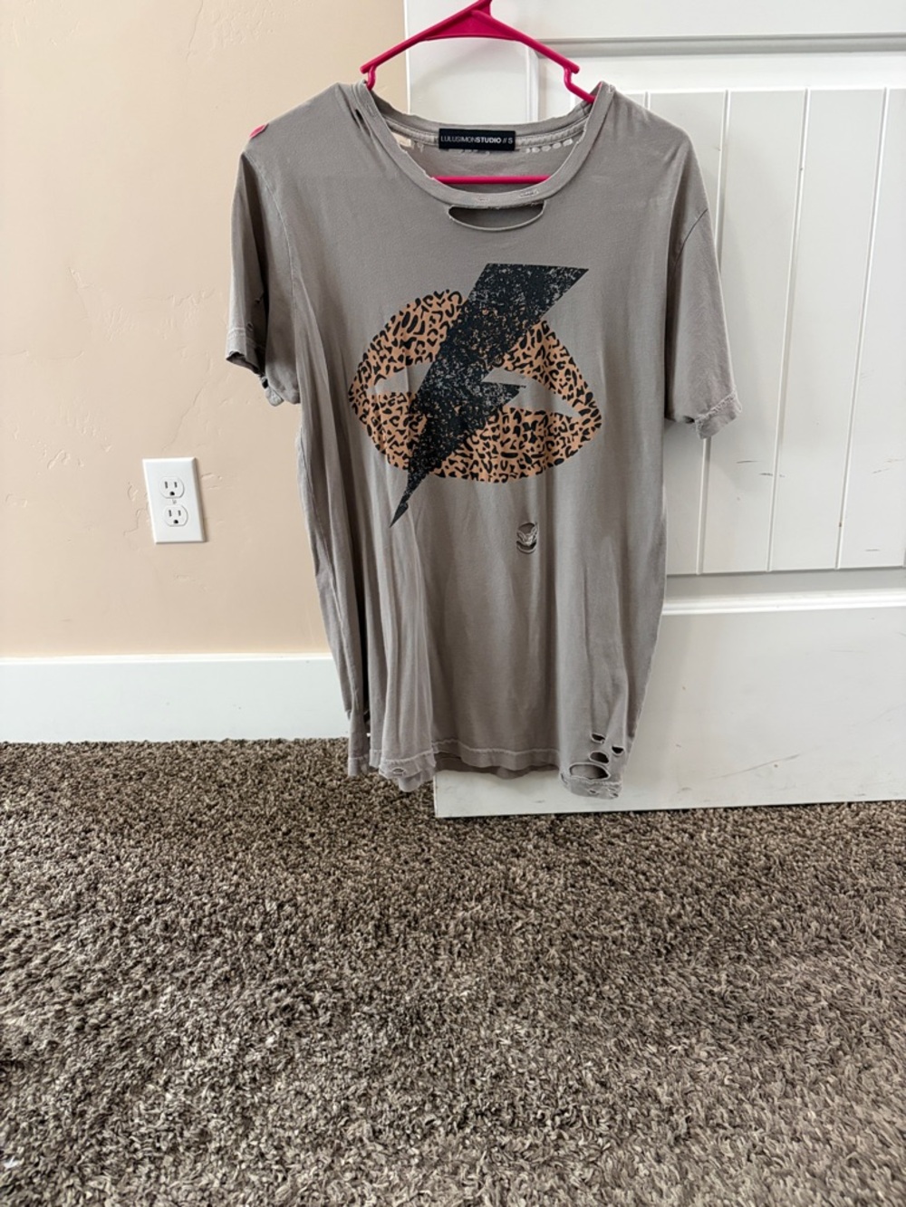Blank NYC Women's Short Sleeve Graphic Tee - Taupe with Leopard Lip & Lightning